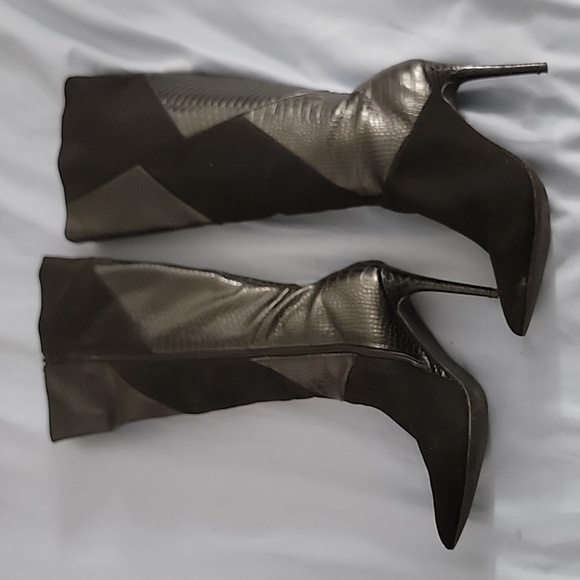 Boots - Picture 7 of 10